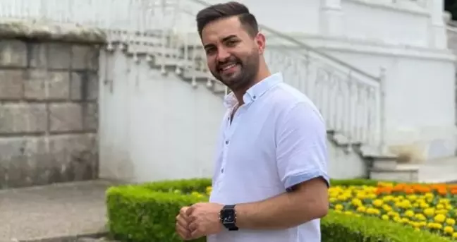 Kadir Ezildi evli mi? Parmağındaki yüzük konuşuluyor! Kadir Ezildi nişanlandı mı? En Hamarat Benim Sunucusu Kadir Ezildi sevgilisi kim?