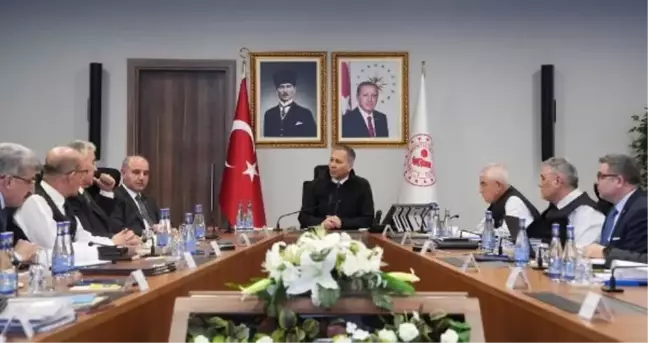 İçişleri Bakanı Yerlikaya, terör ve suçla mücadele toplantısı düzenledi