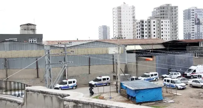 Çatıda Plastik Kaplamaya Basan Bekçinin Feci Sonu