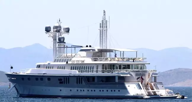 Muslukları altın, iç cephesi mücevher... Bodrum'a demirledi