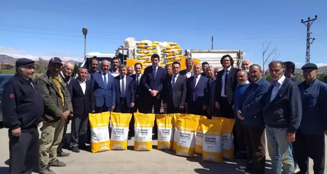 Gölbaşı ilçesinde ayçiçeği tohumu dağıtıldı
