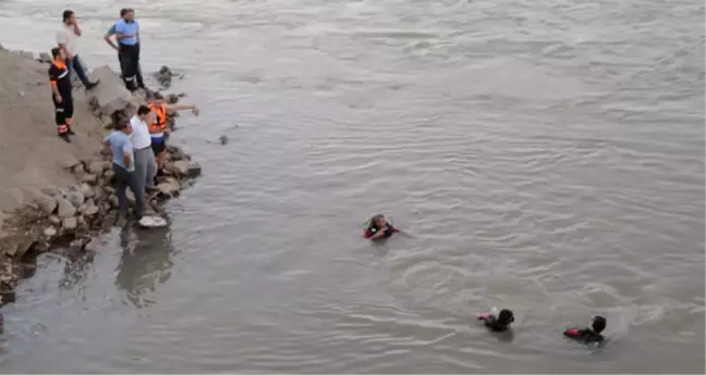 Dicle Nehri'nde Balık Tutmaya Çalışan Çocuk Boğuldu