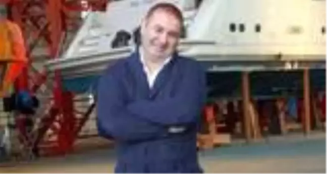 Şafak Sezer filmleri hangileridir? Şafak Sezer kimdir? Şafak Sezer hangi filmlerde rol almıştır? Şafak Sezer Nerelidir?
