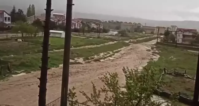 Kırıkkale'de Sağanak Yağışta Taşkınlar ve Su Baskınları
