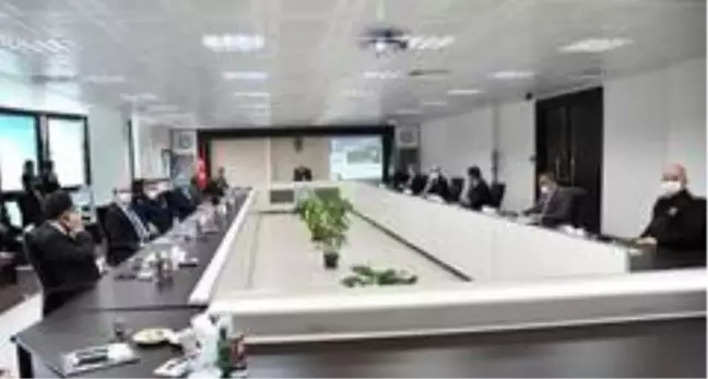 Prof. Dr. İlter Kuş, Üniversitedeki gelişmeler hakkında il protokolünü bilgilendirdi