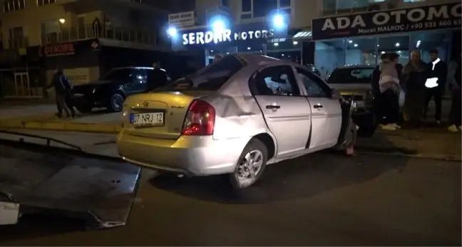 Alanya'da Otomobil Kazasında 1 Ölü, 3 Yaralı