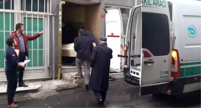 Çorlu'da Bir Kadın ve Erkek Başlarından Vurulmuş Halde Ölü Bulundu