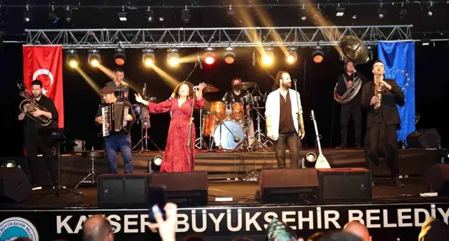 Avrupa Günü'nde Hadouti Orkestrası Kayseri'de Sahne Aldı