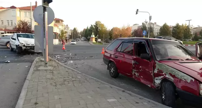 Tavşanlı'da Trafik Kazası: 3 Yaralı