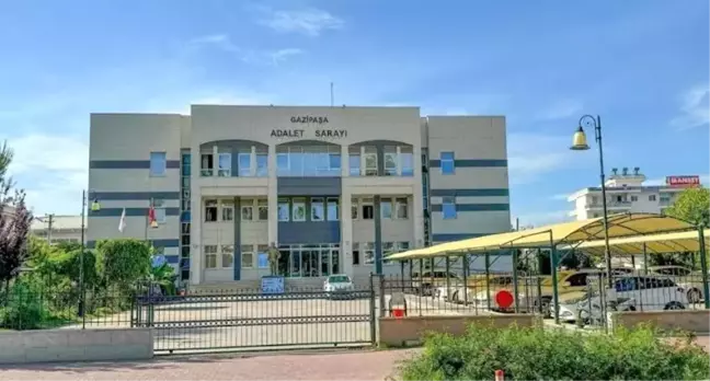 Antalya'da Darp ve Silahlı Tehdit Olayında 4 Şüpheli Tutuklandı