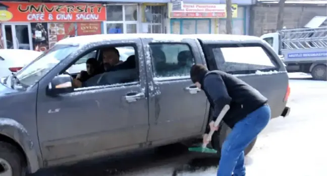Kars'ta Yollar Buz Pistine Döndü