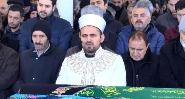 Ankara'da otomobilin çarpması sonucu ölen 2 kadın toprağa verildi