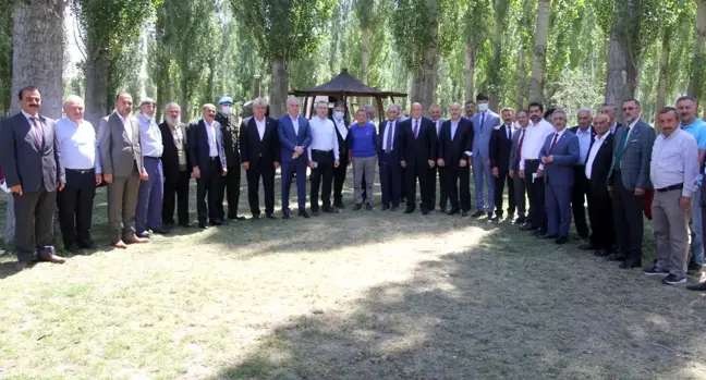 ŞEHİR PARKINDA GELENEKSEL BAYRAMLAŞMA