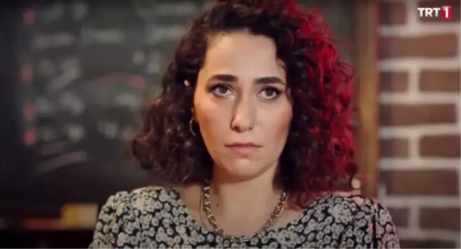 Masumlar Apartmanı Esra kimdir, gerçek adı ne? Esra Ruşan kimdir, kaç yaşında? Esra Ruşan evli mi, eşi kim?