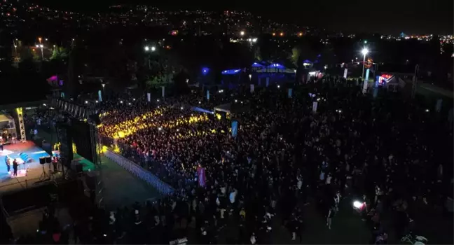 Büyükşehir'in Cumhuriyetin 98. yıldönümü kutlamaları coşkuyla başladı