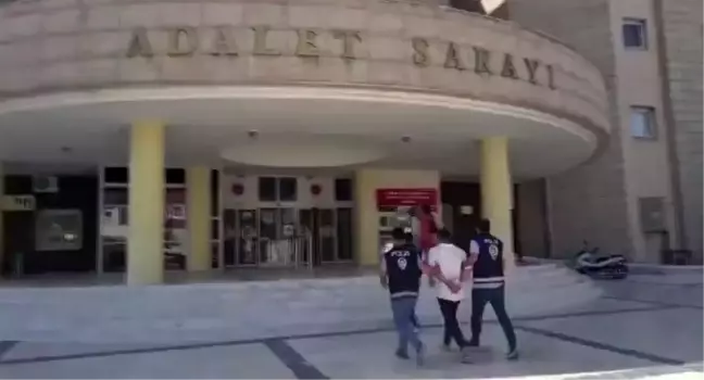 Şanlıurfa'da Kamu Görevlisi Olarak Tanıtıp Dolandırıcılık Yapan Şahıs İzmir'de Yakalandı