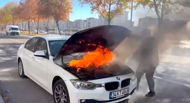 Diyarbakır'da Seyir Halindeki Otomobilde Yangın Çıktı