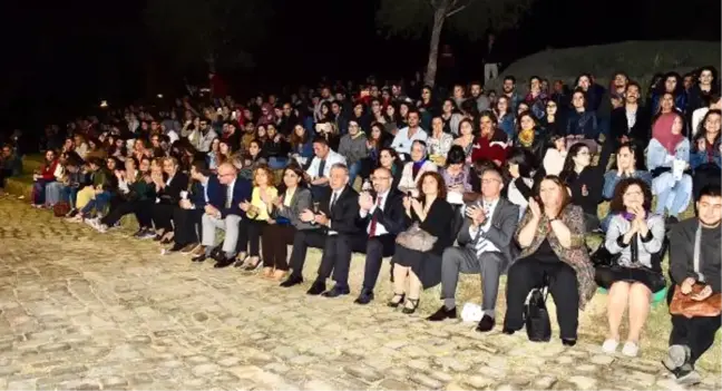 İzmir Körfezi'nde Yüzer Platformda Konser