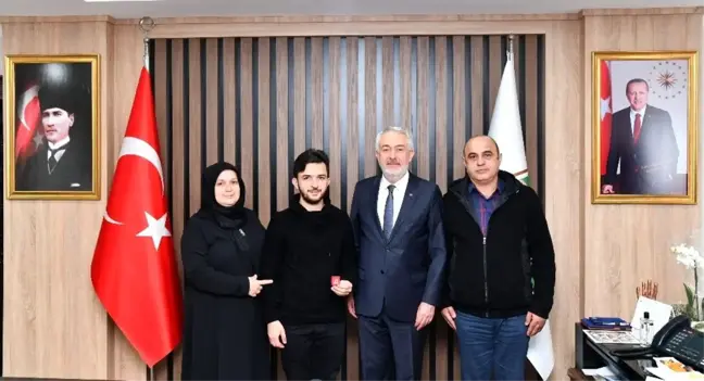 Dünya Hafıza ve Zihinsel Matematik rekortmeninden Başkan'a sürpriz ziyaret