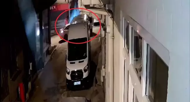 Bursa'da Kamyonet ile Otomobil Çarpıştı: 3 Yaşındaki Bebek Yaralandı