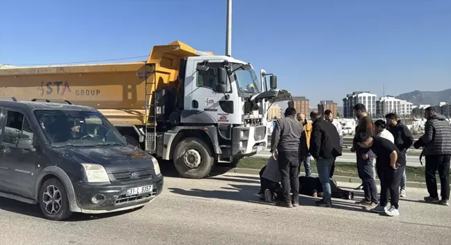 Defne'de Hafriyat Kamyonu Yaşlı Adamı Ağır Yaraladı