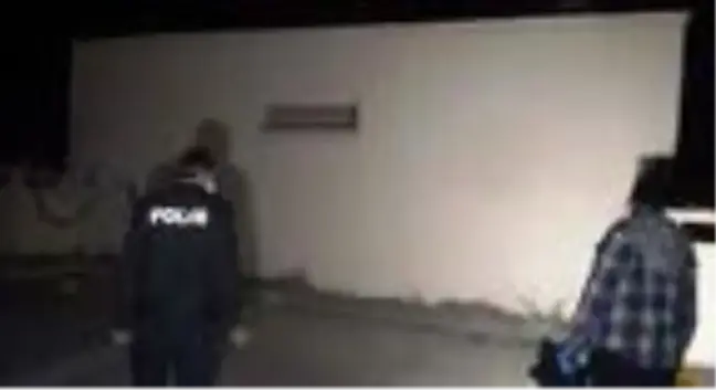 Teras katı bölen duvardan düşen Nazlı, ağır yaralandı
