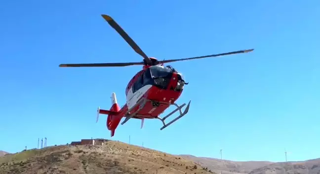 Bitlis'te Dağ Yamacında Kaza: Vatandaş Ambulans Helikopterle Hastaneye Kaldırıldı