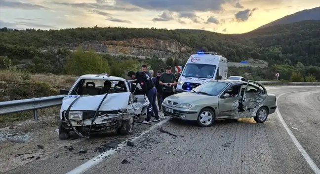 Safranbolu'da otomobil kazası: 7 yaralı