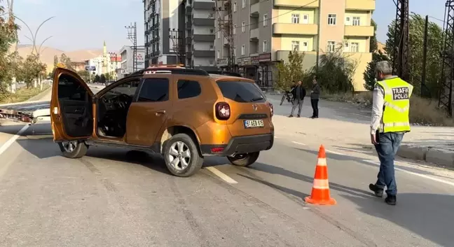 Hakkari'de 12 Yaşındaki Kıza Araba Çarptı