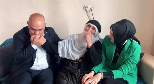 Vali Mustafa Koç, 98 Yaşındaki Suti Nine'yi Ziyaret Etti