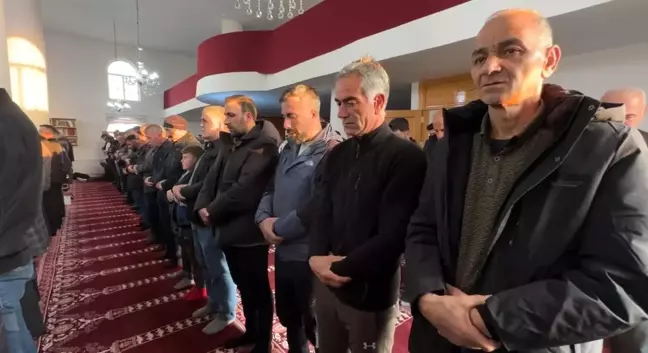 Hakkari'de Bayram Namazı Coşkusu