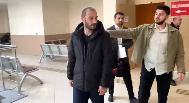 Sansar Salvo Tutuklandı: Babasına Şiddet Uyguladı