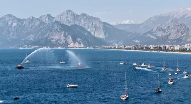 Antalya'da 23 Nisan Ulusal Egemenlik ve Çocuk Bayramı Kutlandı