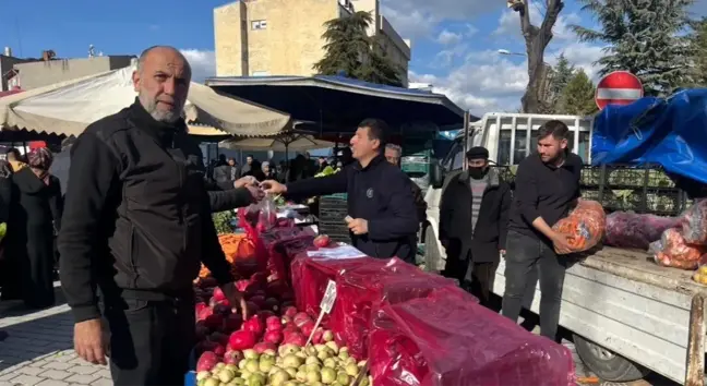 Tavşanlı'da Ramazan Dönemi Taze Ürünler Pazarında