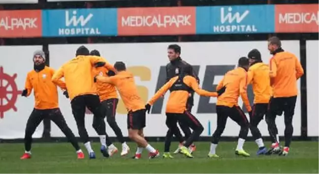 Galatasaray'da Belhanda Takımdan Ayrı Çalıştı