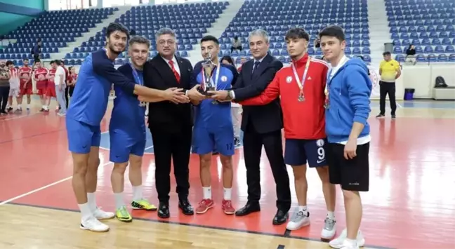 DPÜ Ayak Tenisi Türkiye Şampiyonası'nda ikinci oldu