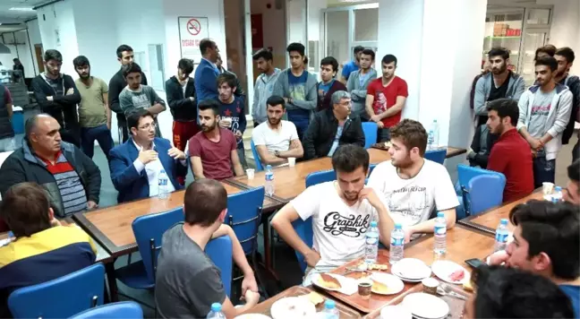 Başkan Yazgı Öğrencilerle İftarda Buluştu