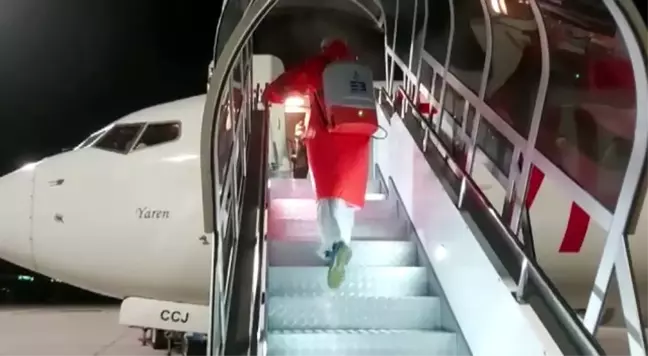 İnen ve kalkan her uçak dezenfekte ediliyor