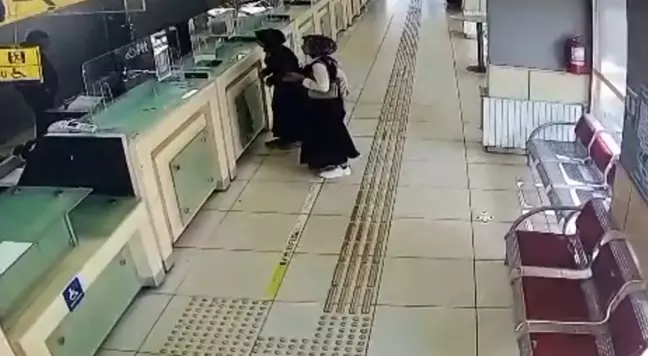 İki Kadın, Düşen 1250 Doları Sahibine Teslim Ettiler