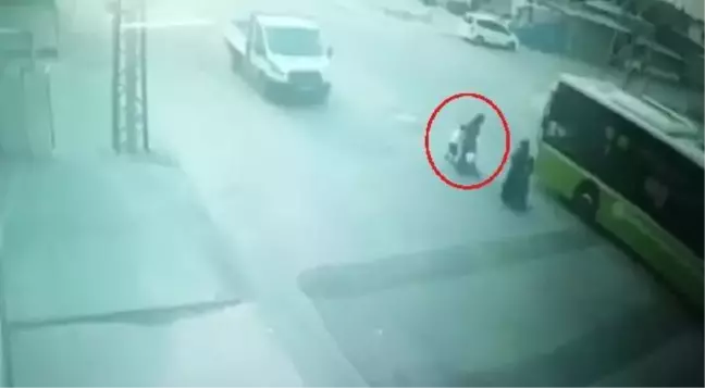 7 yaşındaki Muhammet, belediye otobüsünün altında can verdi