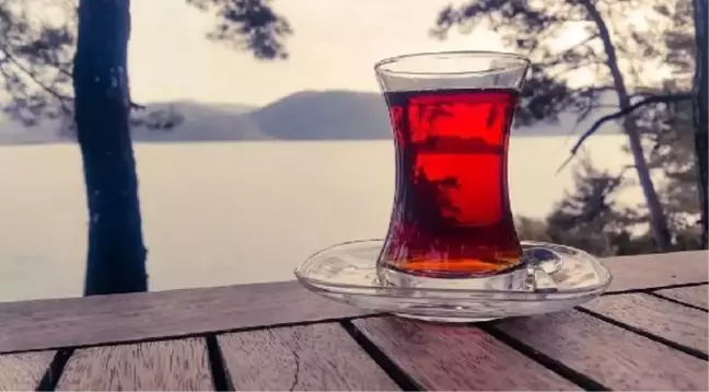 Çay keyfi zehre dönüşmesin; Şekerli çay birçok hastalığa davetiye çıkarıyor