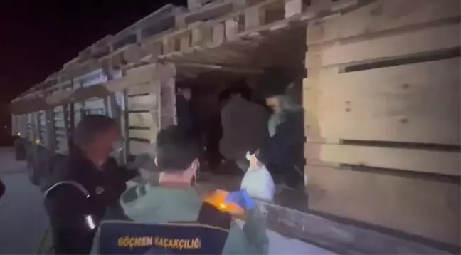 Bitlis'te 42 Kaçak Göçmen Yakalandı, 2 Şüpheli Tutuklandı