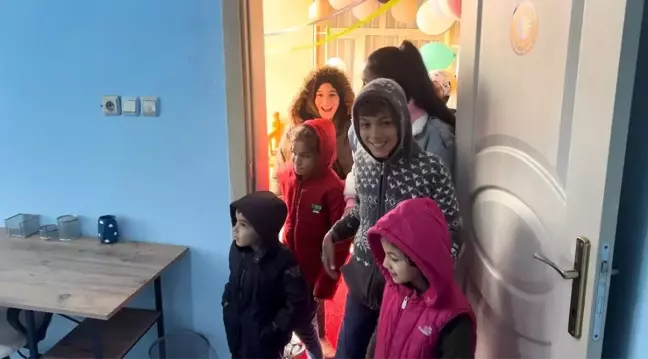 Komşuların Yardımıyla Yeni Bir Ev
