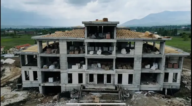 Doğanşehir Kaymakamı Mehmet Kılıç, hükümet konağı inşaatını inceledi