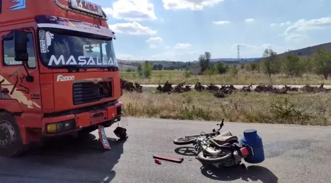 Afyonkarahisar'da Tırla Çarpışan Motosiklet Sürücüsü Ağır Yaralandı