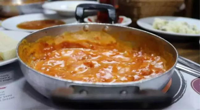 Menemen soğanlı mı olur soğansız mı?