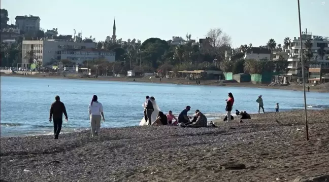 Alanya'da Fırtına Sonrası Sıcak Hava Plajları Doldurdu