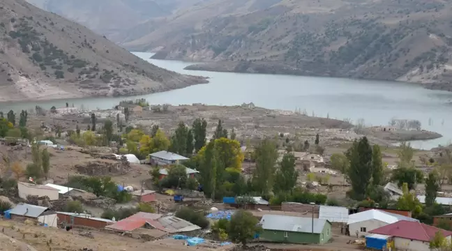 Kars'ta Karakurt HES Barajı'nda su seviyesi düştü