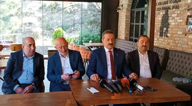 Faruk Çelik'ten Artvin Belediyesi'ne mobbing göndermesi