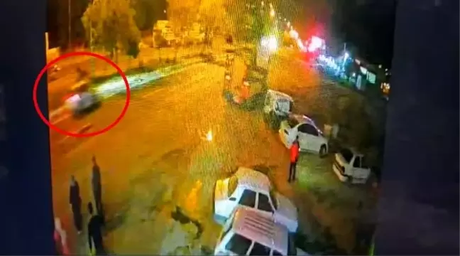 Diyarbakır'da otomobilin çarptığı genç kızın kaza anı güvenlik kamerasında